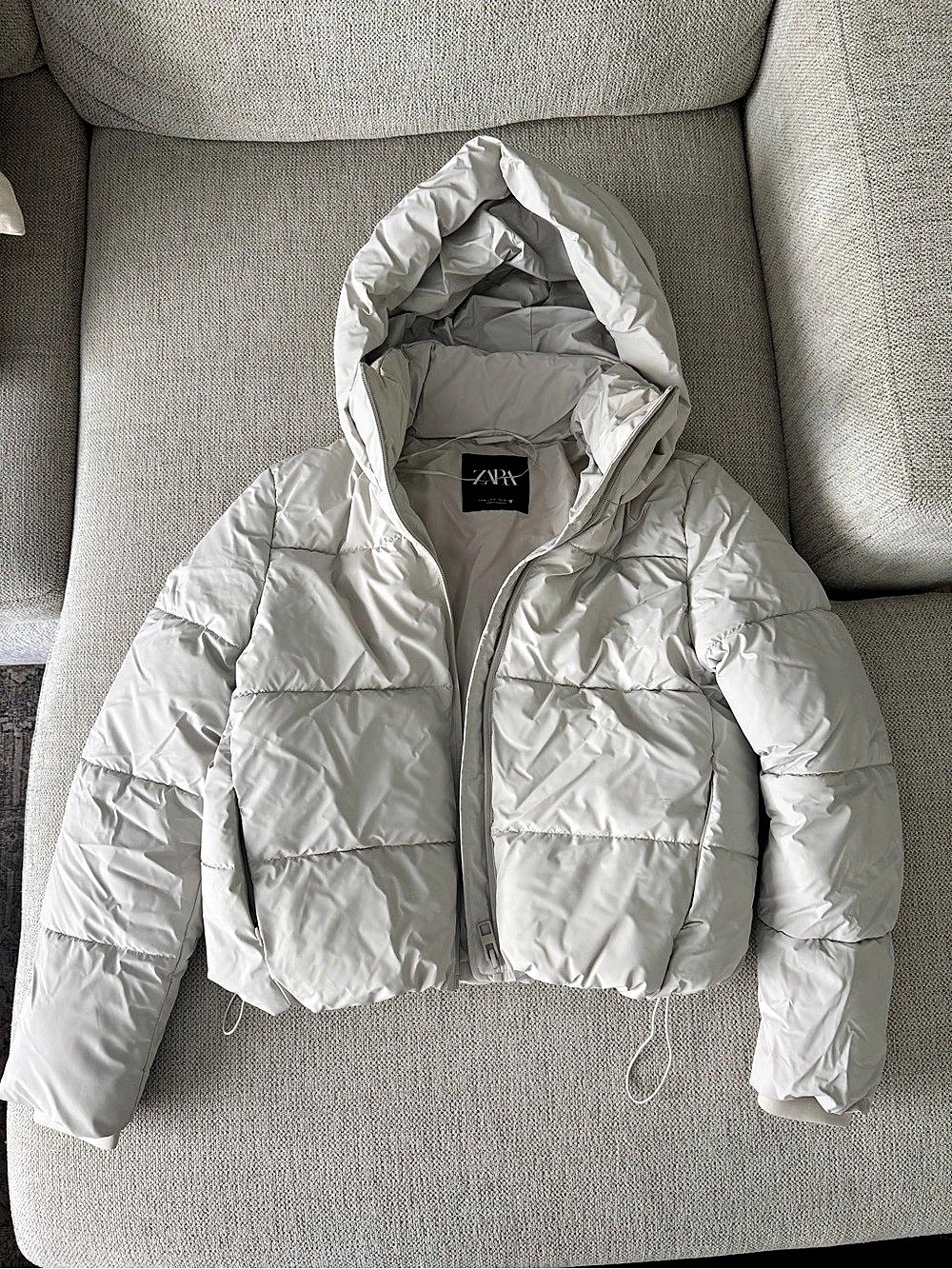 ZARA Hooded Puffer Jacket in White